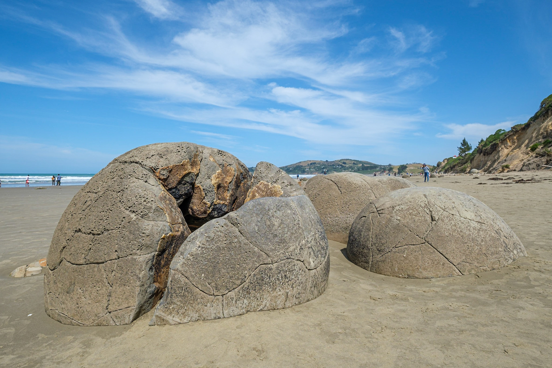 moeraki boulders