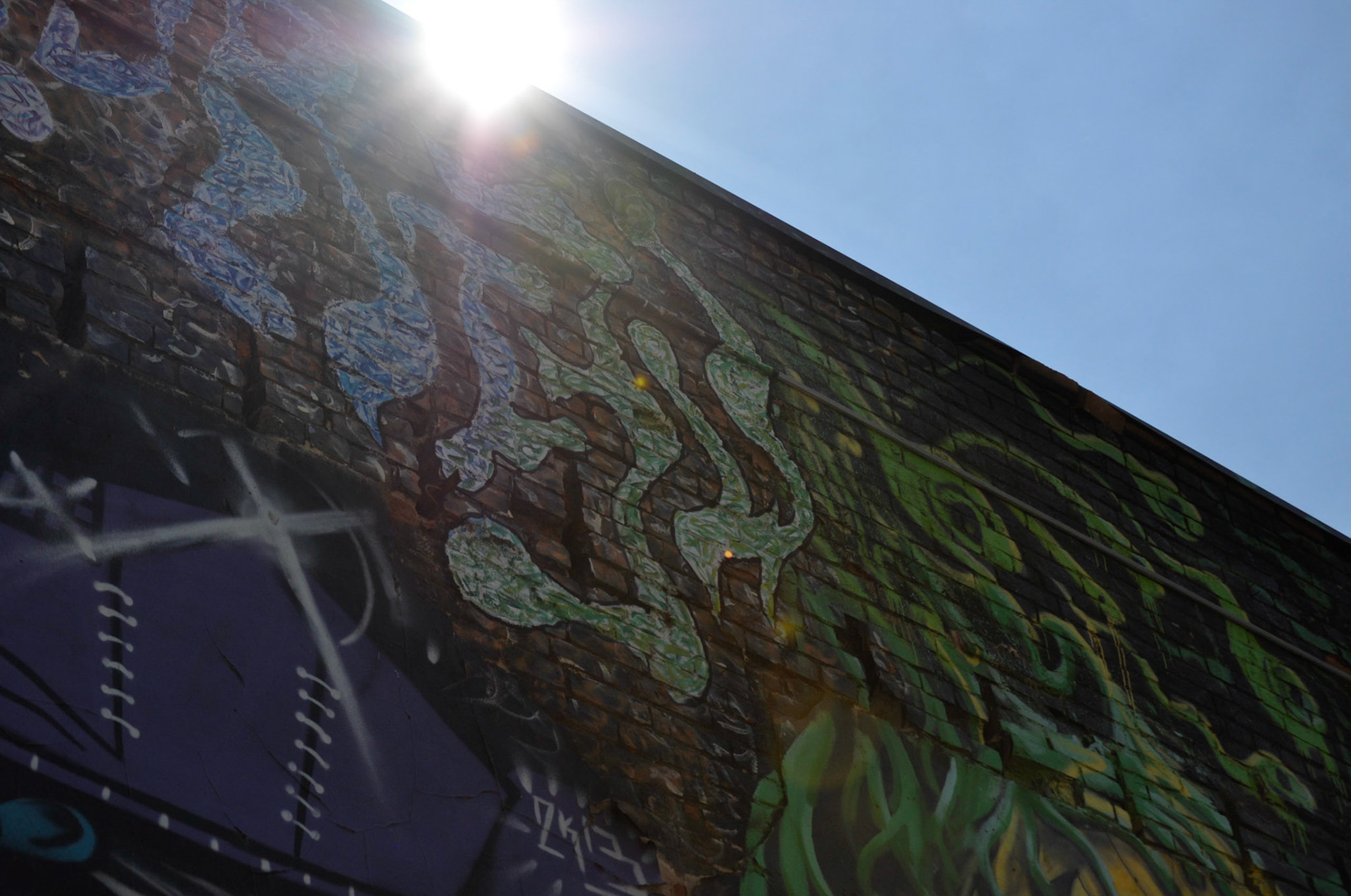 Building/Structure: Light & Wall, light casting on graffiti wall,20200906 @ 1315, Boise Idaho, Miller, Freak Alley is one of our favorite places to walk around downtown Boise. Camera Settings: Nikon D500, ISO 200, 55mm, f/5.6, 1/4000s
