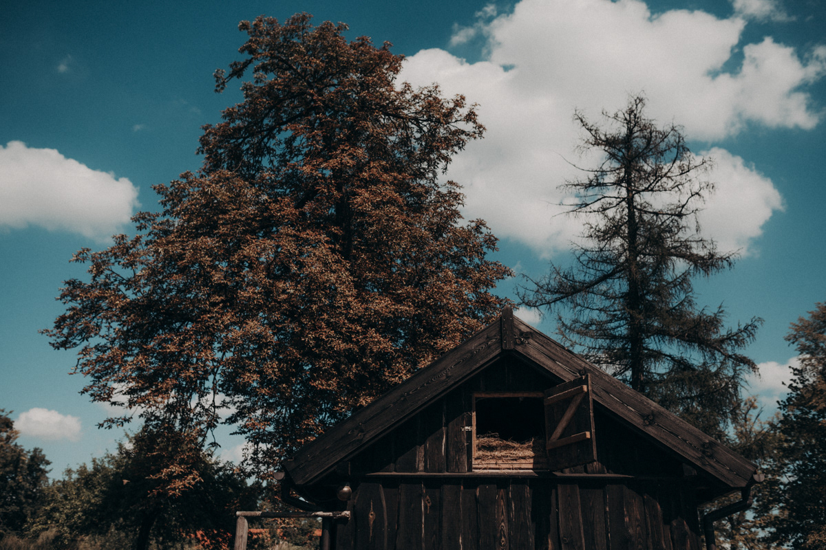 Reportaż ślubny Olsztyn. Osada Dębowo. Fotografia ślubna Olsztyn. Slow wedding. Slow wedding mazury.