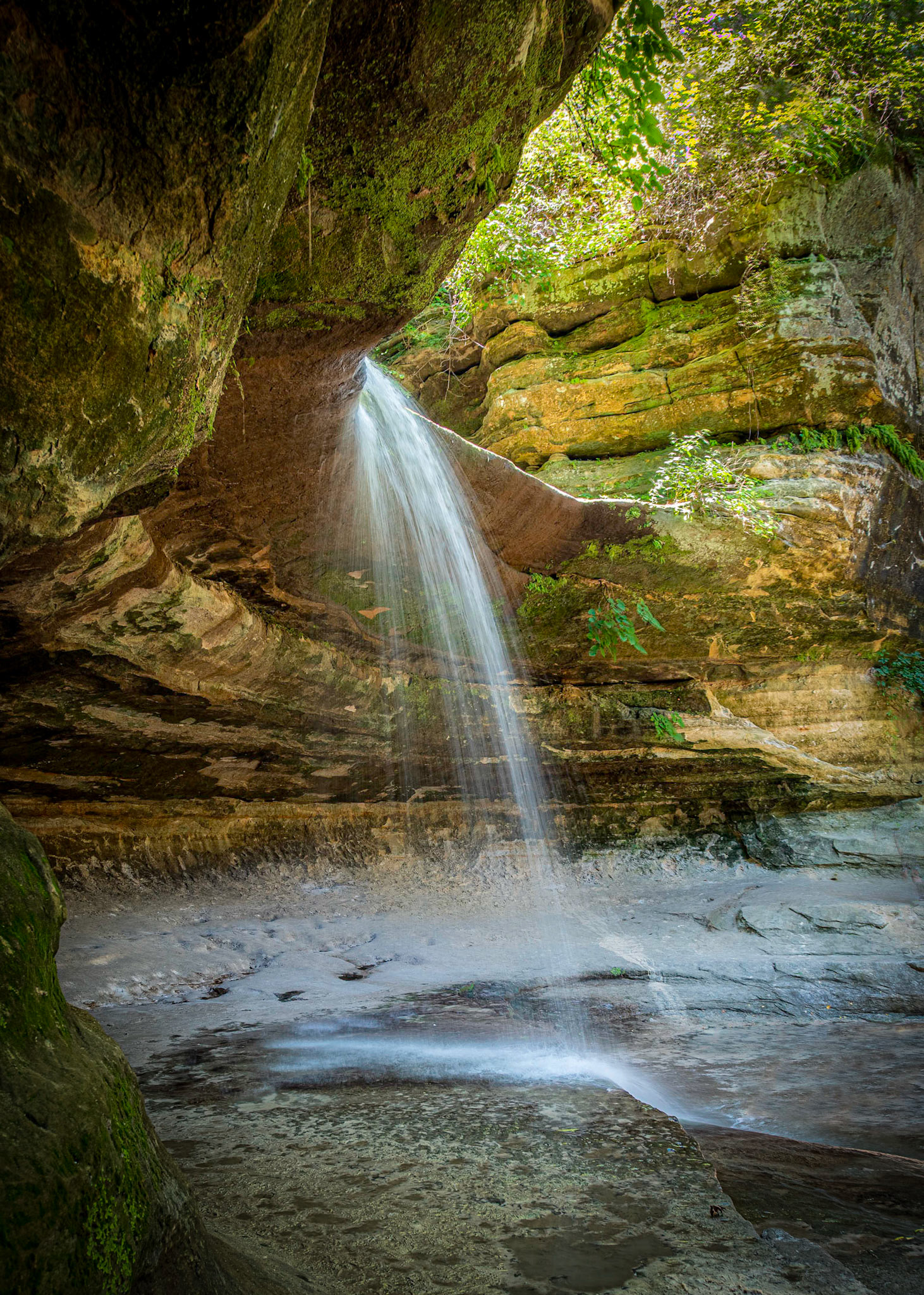 LaSalle Canyon waterfall, Starved Rock SP - August 2019