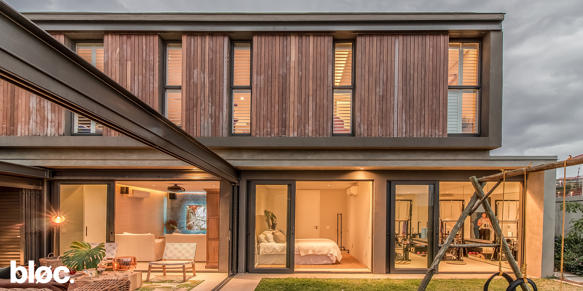 Modern double storey home outdoor entertainment area