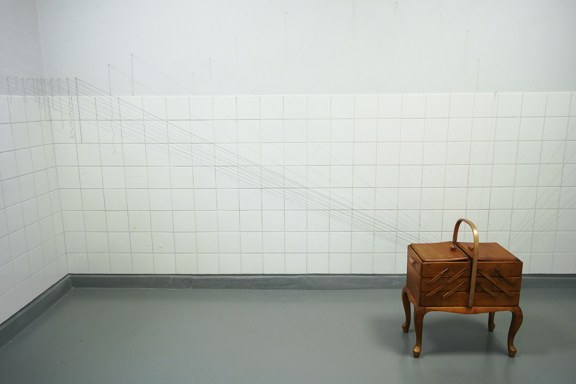 Langat, 2020, sewing box, sewing threads, scissors, installation view, Pesula galleria