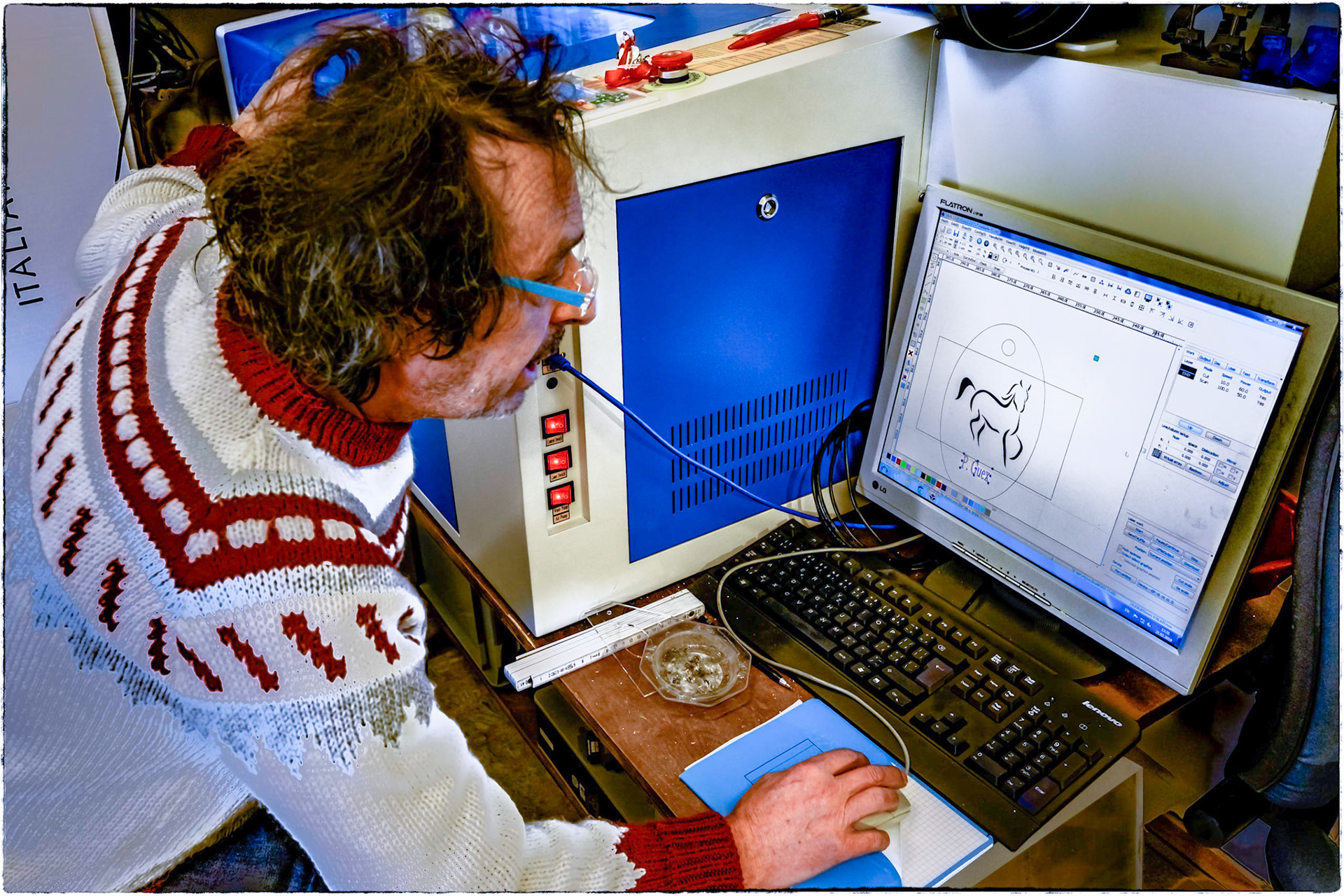 Laser with PC cutting system