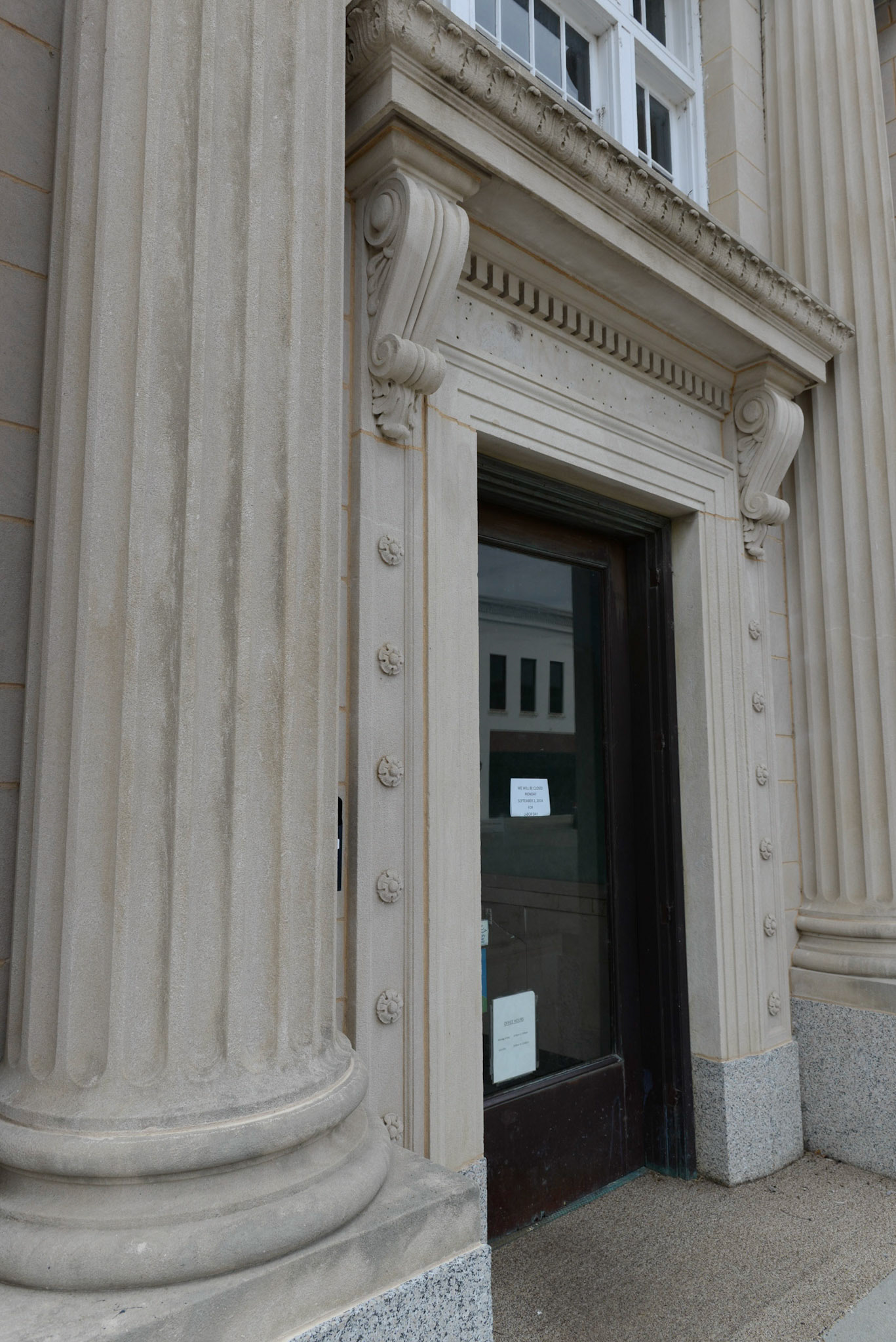 Tracy Bloom Clay Center Court House & Square