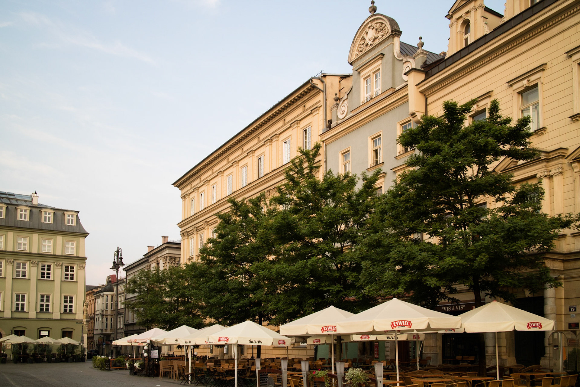Rynek Glowny early in the morning