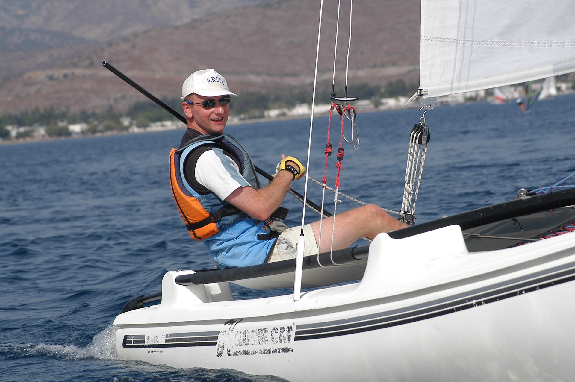 Alex single handed in the Hobie