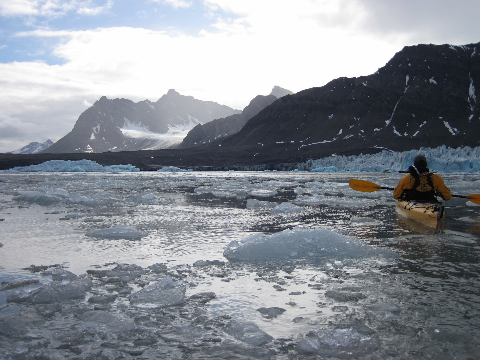 Kayaking at Sveabreen