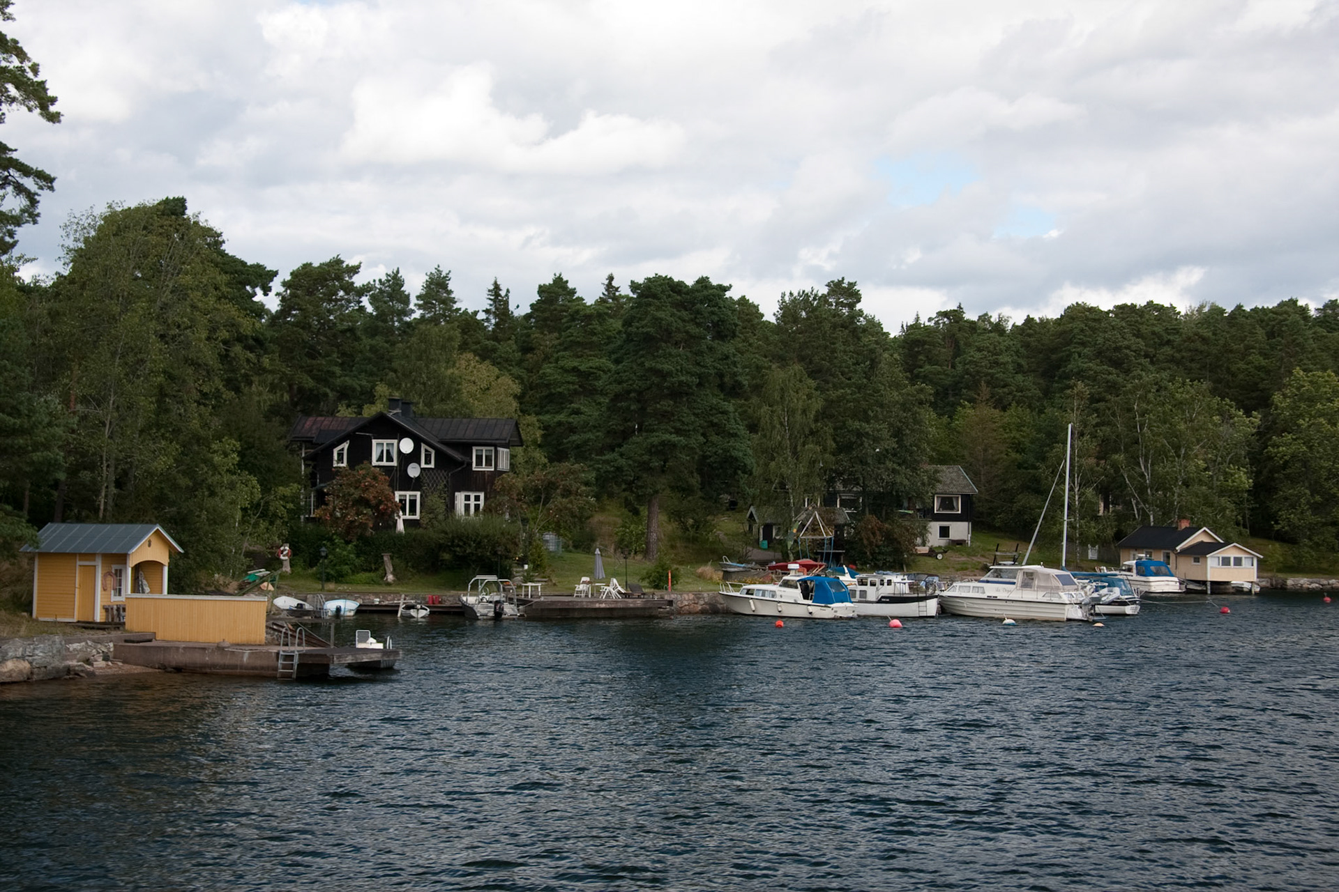 Islands in the archipelago