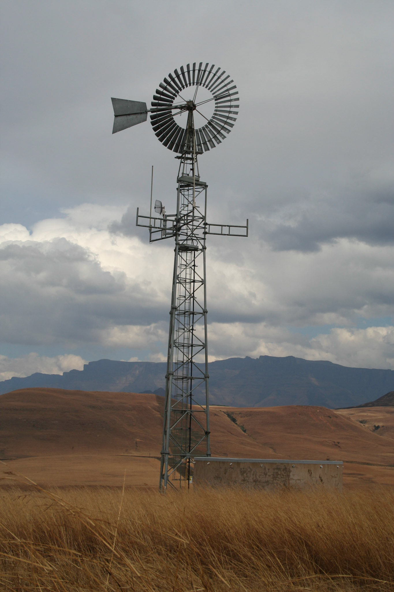 Old water pump (now mobile phone mast)