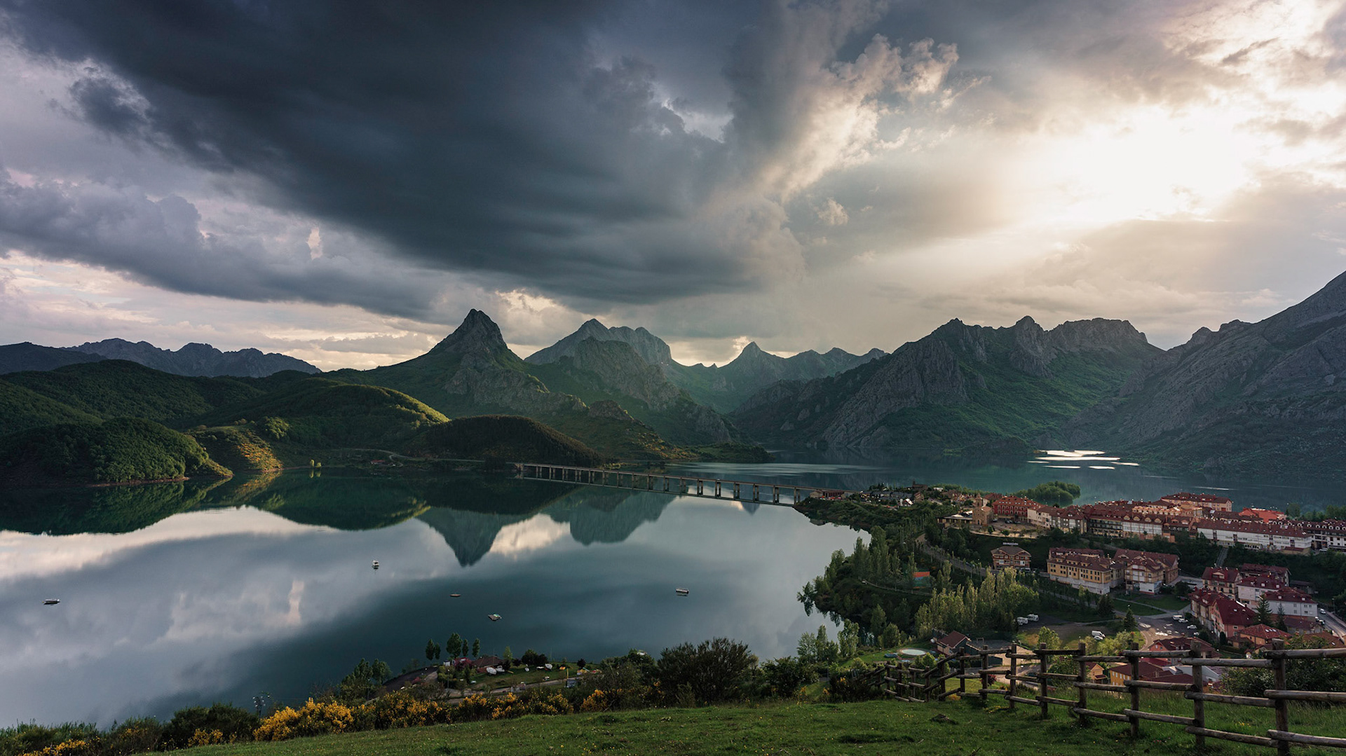 REFLECTION PANORAMA