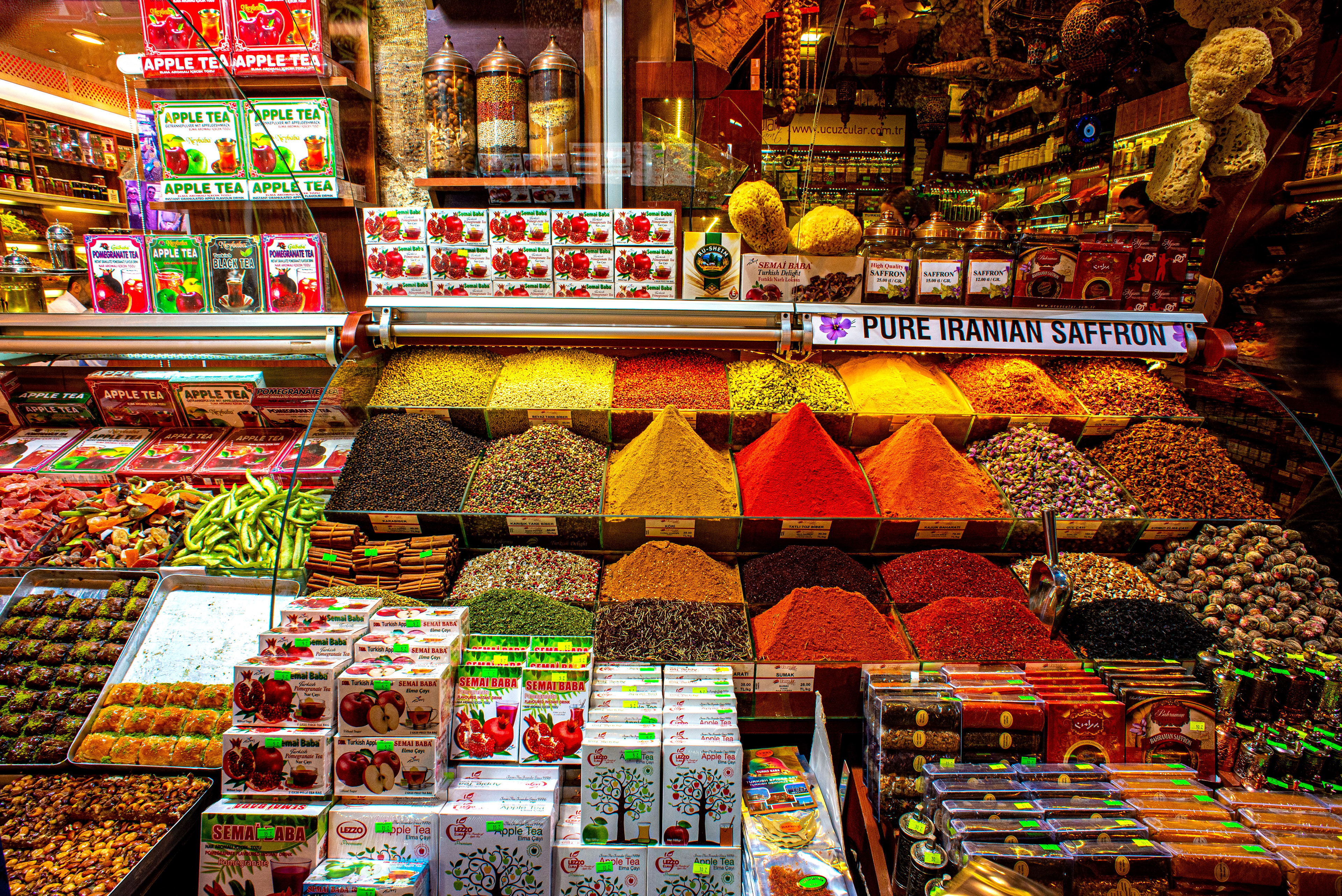 Kapalıçarşı (Grand Bazaar). Istanbul, Turkey. ©2014, Corey Sandler