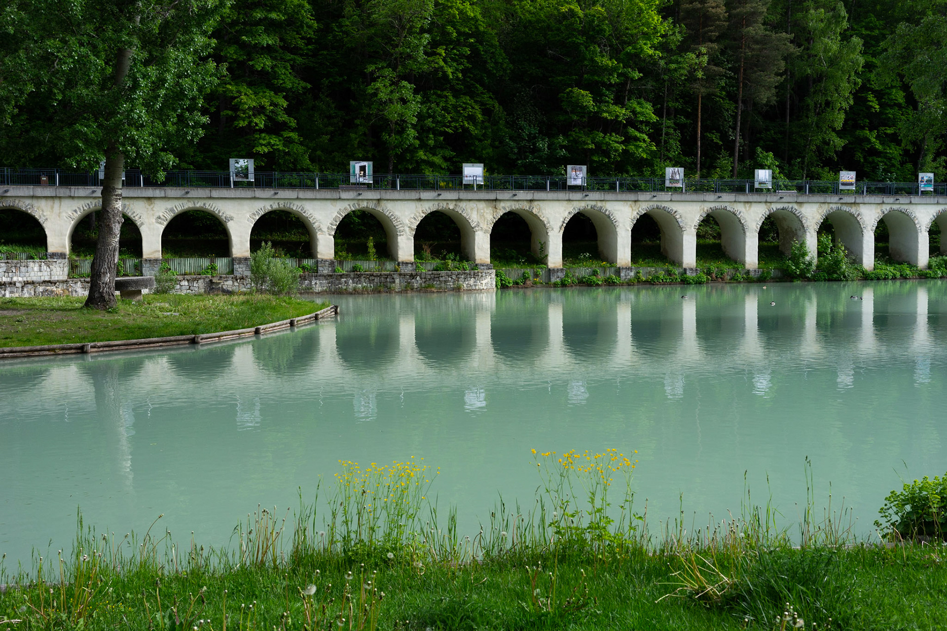 exhibition, Parc de la Schappe, Briançon, de Chaises et d'Autres