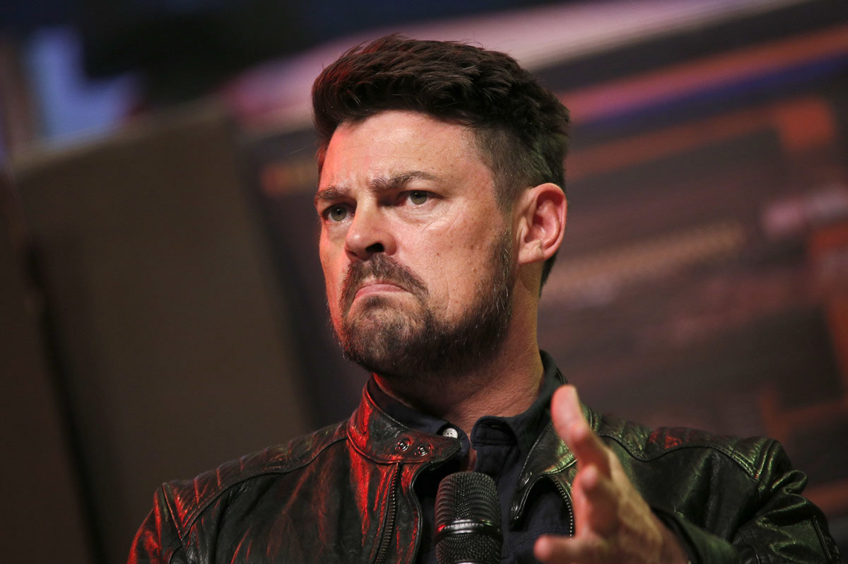 Karl Urban (LORD OF THE RINGS)