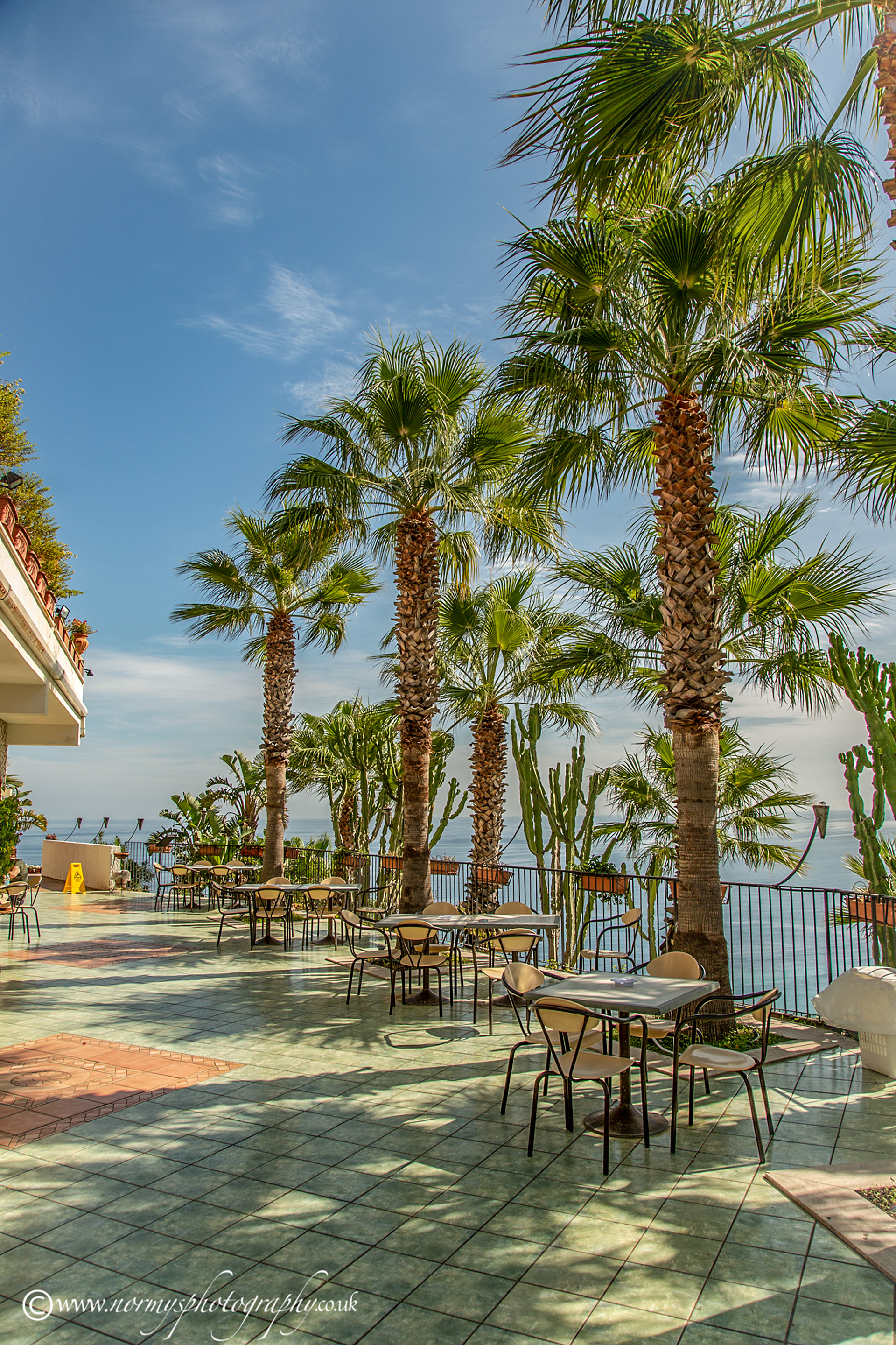 Hotel Antares, beloq us