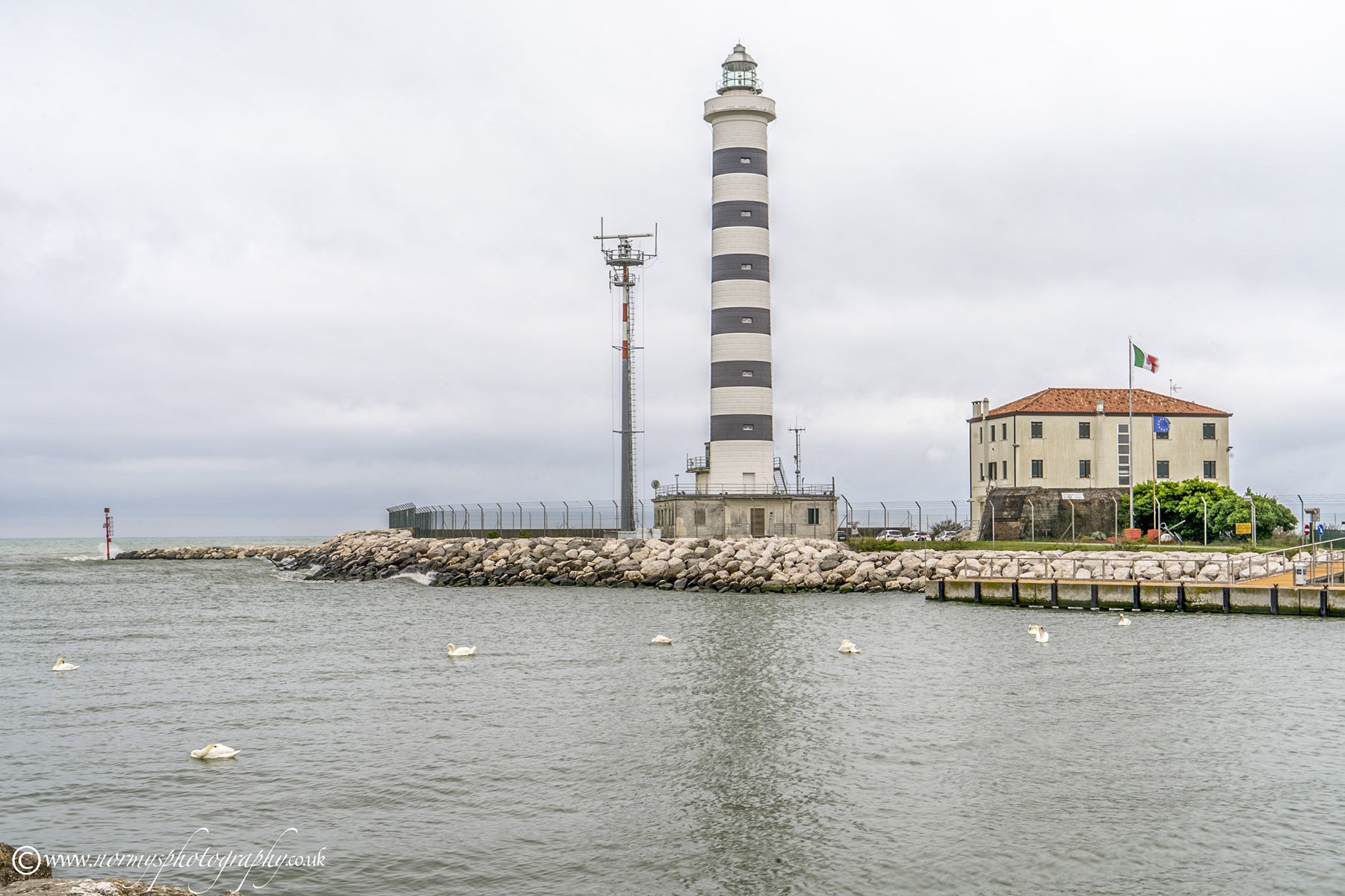 Lido lighthouse