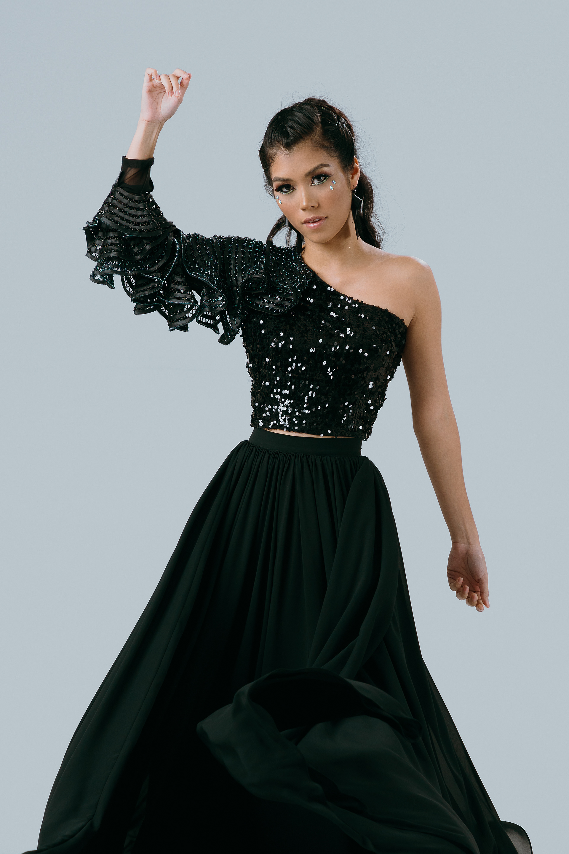 Foto: Miguel Cárdenas MUA: Gabriela Mota Modelo: Rossy Villegas Diseño: Dalia López