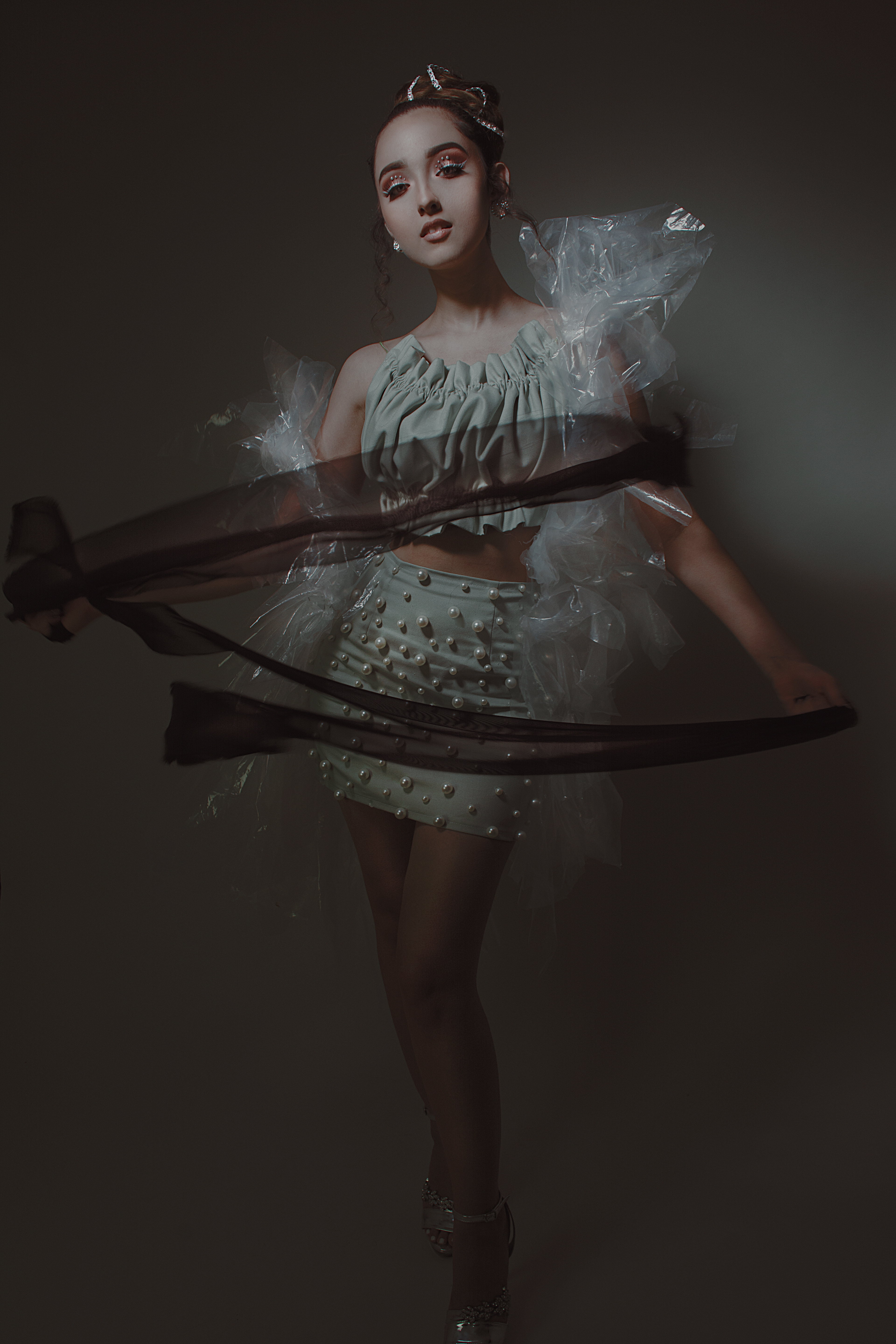 Foto: Javier Becerra MUA: Rhafa Balboa Hair: Gina Castro Modelo: Camila Ferrer Diseño: Edwin Ramos