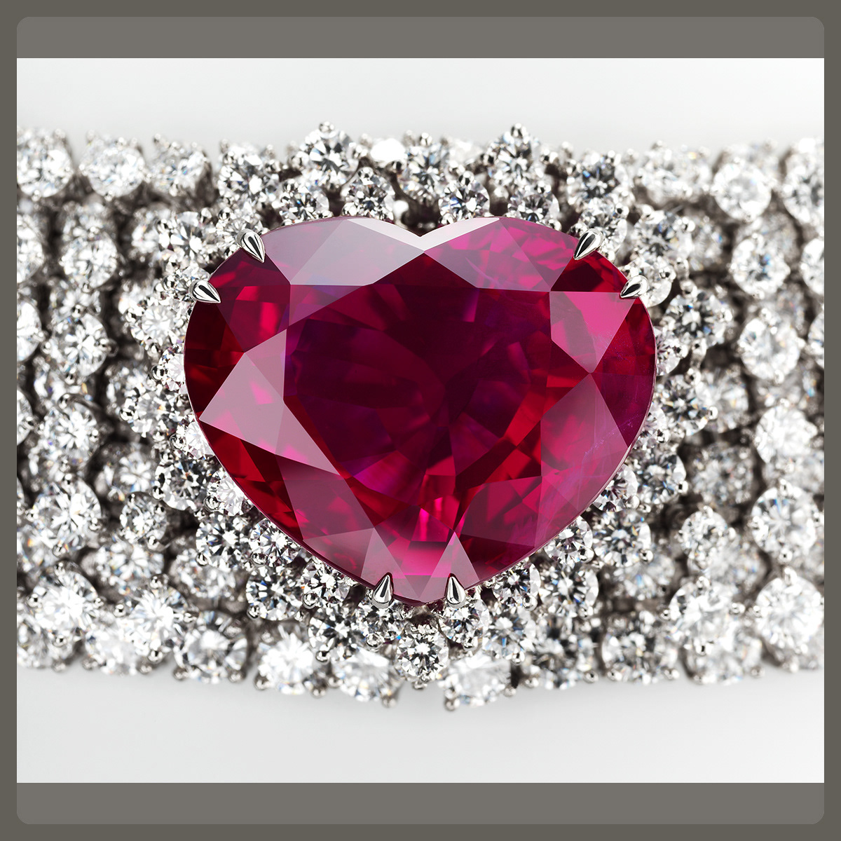 Garrard, Ruby & Diamond choker, Pete Gardner, Photographer, Studio, Still Life, London, UK, © Copyright Pete Gardner