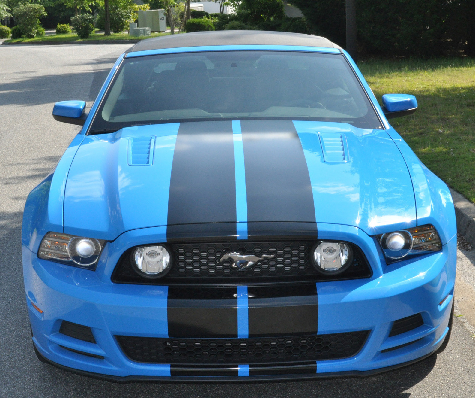 Ford Mustang голубой