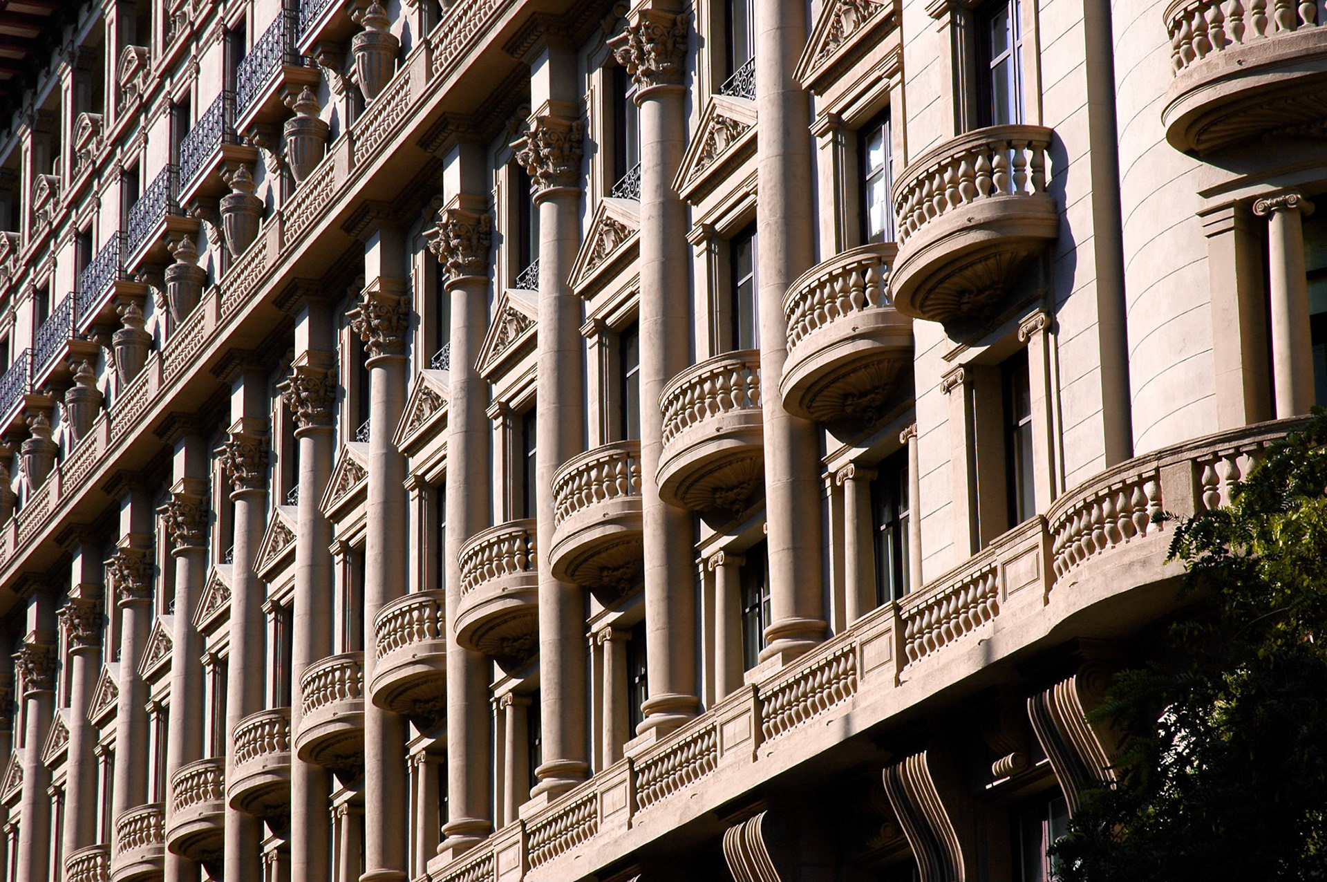 Perfect repetition in this apartment building in Barcelona