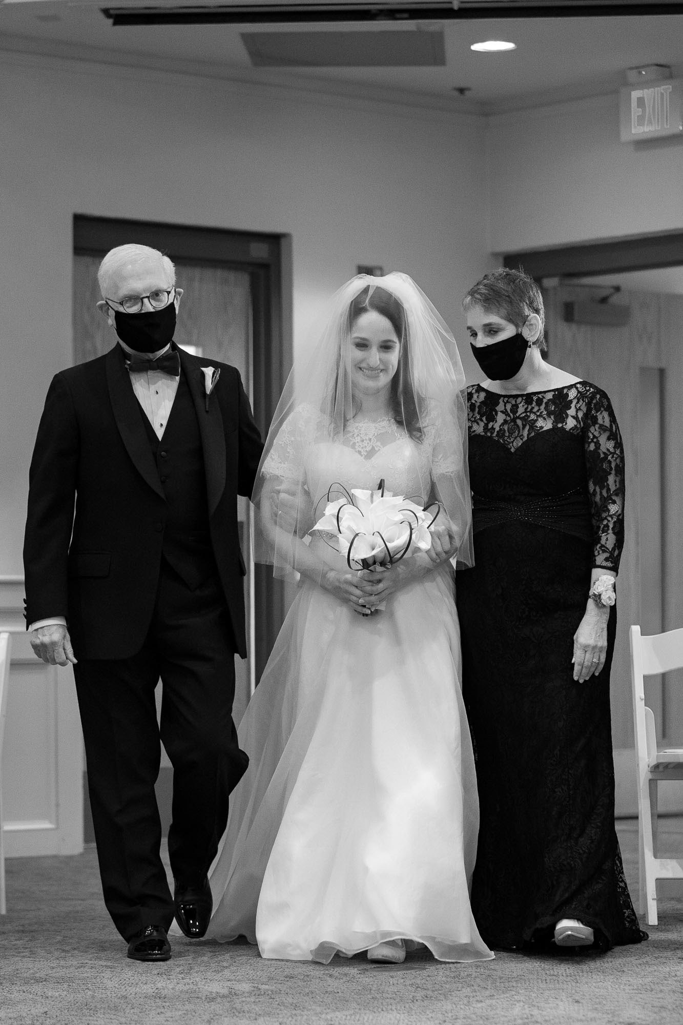 Shoshana and Dani wed at Brookside Gardens in Wheaton, MD on Sunday, November 1, 2020.