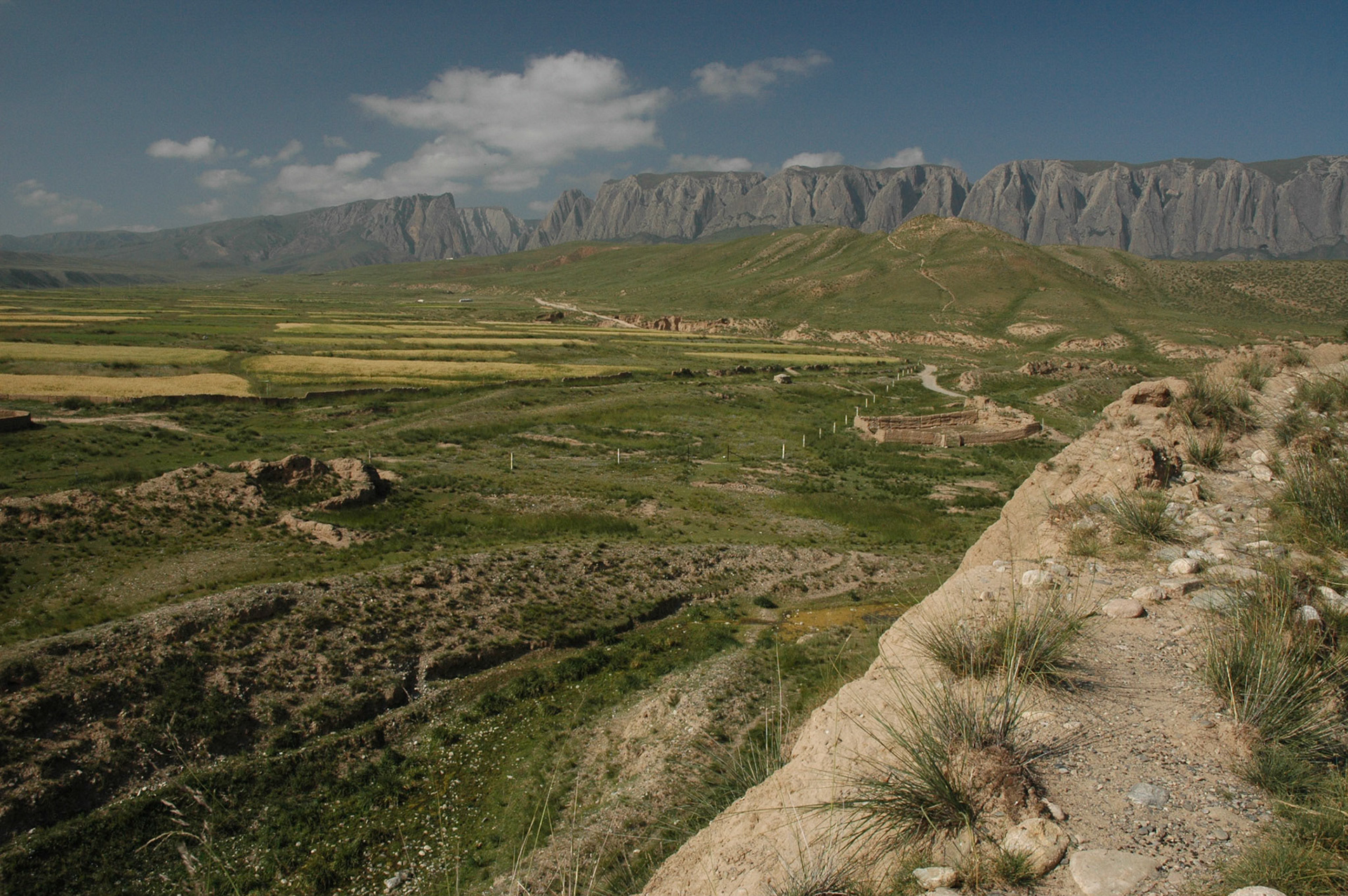 Grasslands outside Bajiao (Gansu, China)